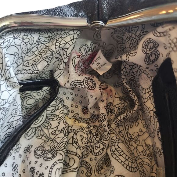 Vintage Nine West Black Leather Faux Diamond Kiss Lock Clutch Bag w/ Strap - Picture 12 of 12